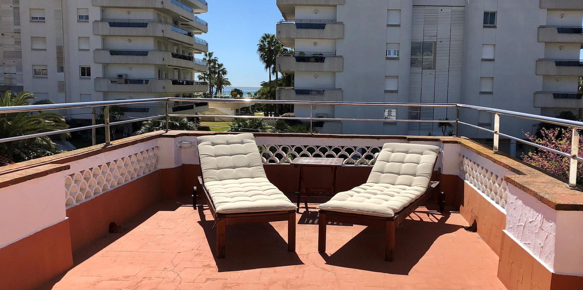 סיטגס Hotel Capri מראה חיצוני תמונה