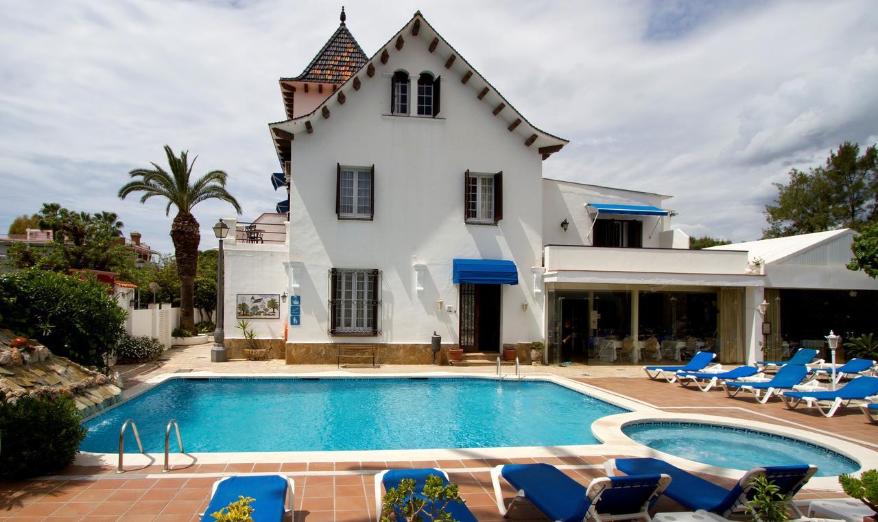 סיטגס Hotel Capri מראה חיצוני תמונה