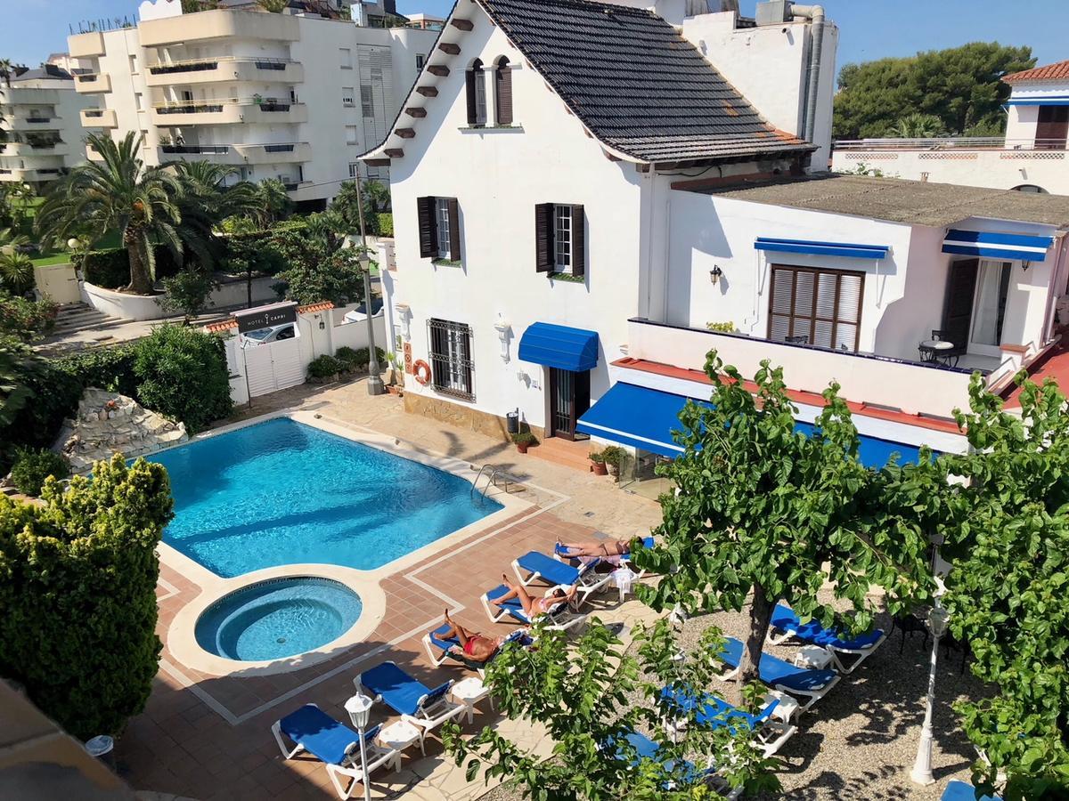 סיטגס Hotel Capri מראה חיצוני תמונה