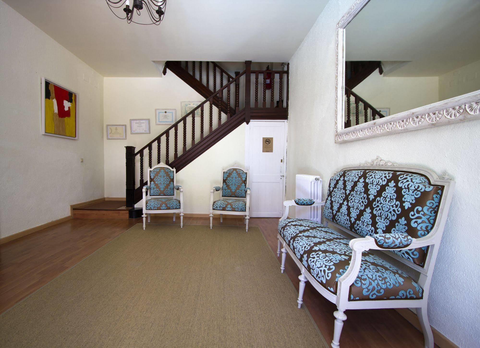 סיטגס Hotel Capri מראה חיצוני תמונה