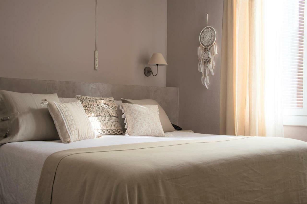 סיטגס Hotel Capri מראה חיצוני תמונה