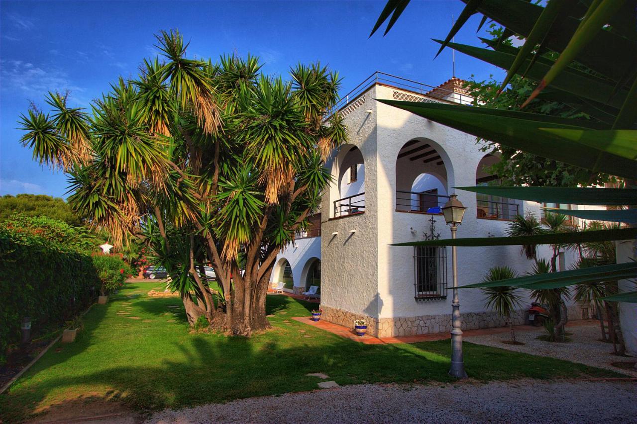 סיטגס Hotel Capri מראה חיצוני תמונה